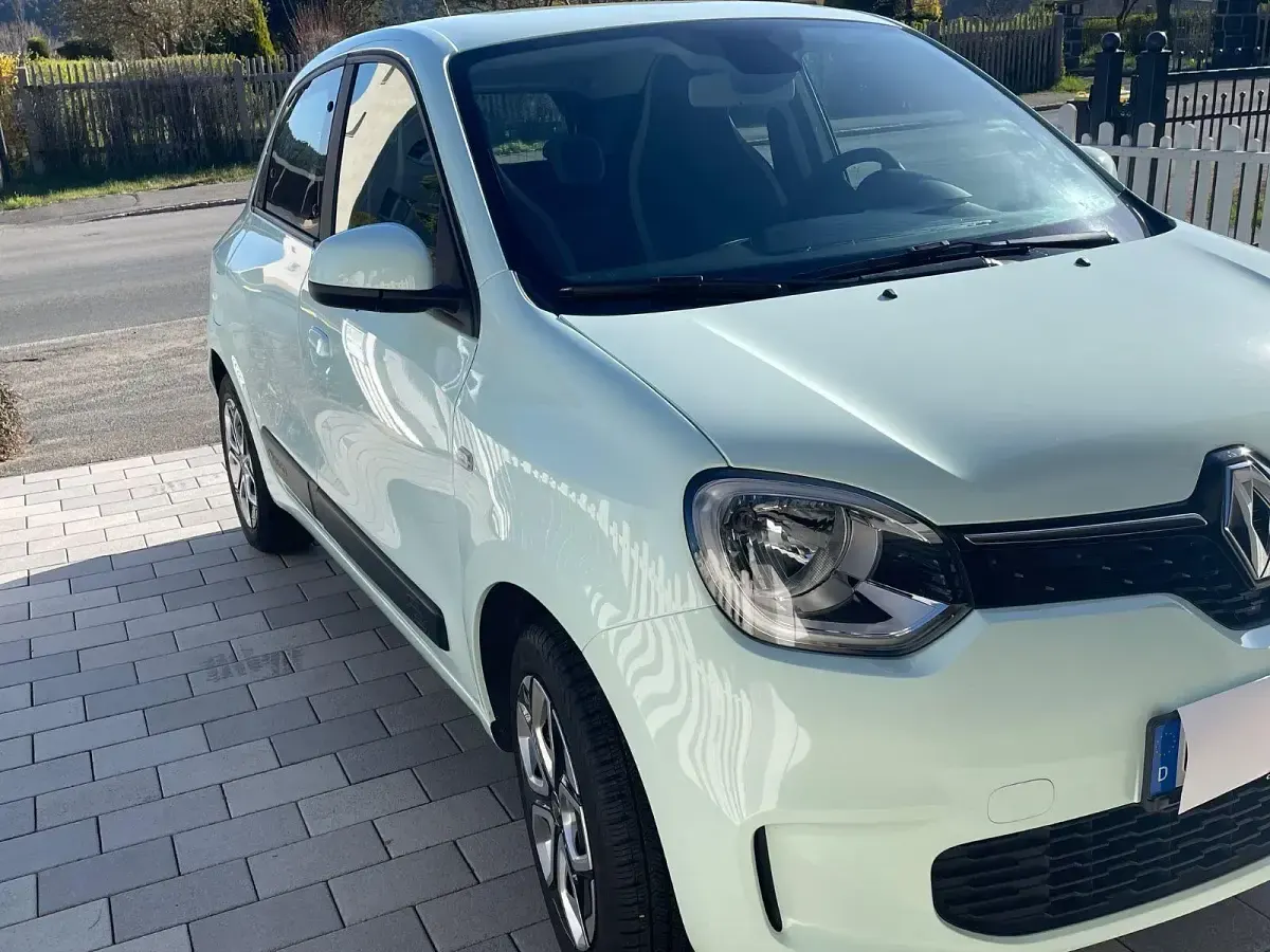 Gebraucht Renault Twingo LIMITED 73 PS (53 kW) 2019 Grün Kleinwagen