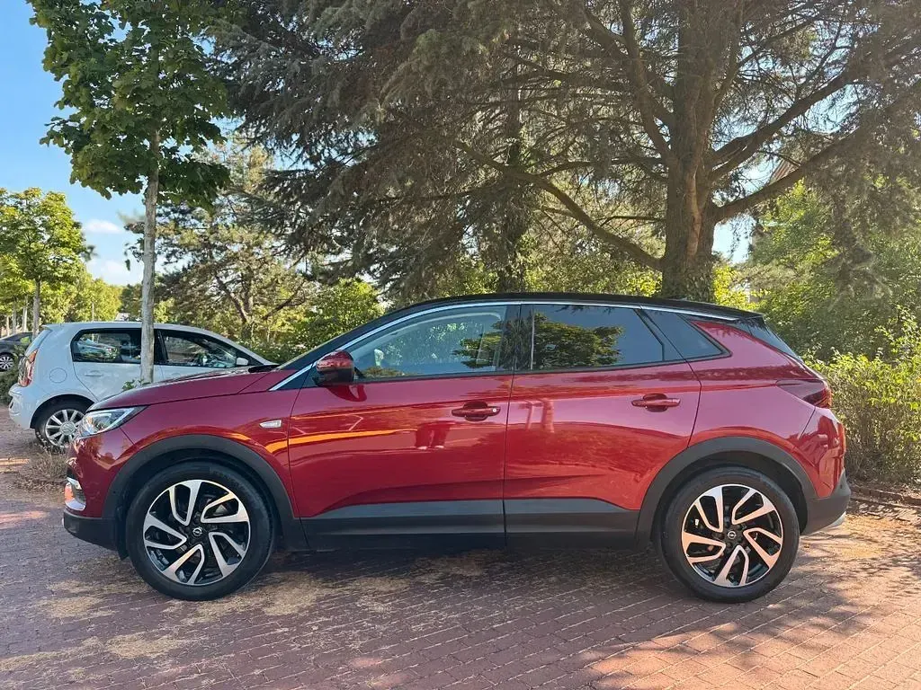 Gebraucht Opel Grandland X Innovation 120 PS (88 kW) 2017 Rot SUV