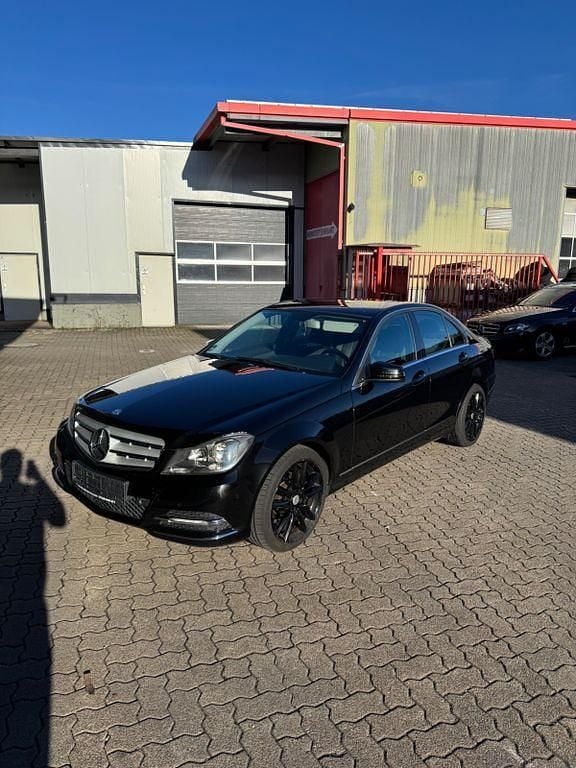 Gebraucht Mercedes C180 156 PS (114 kW) 2012 Schwarz Limousine