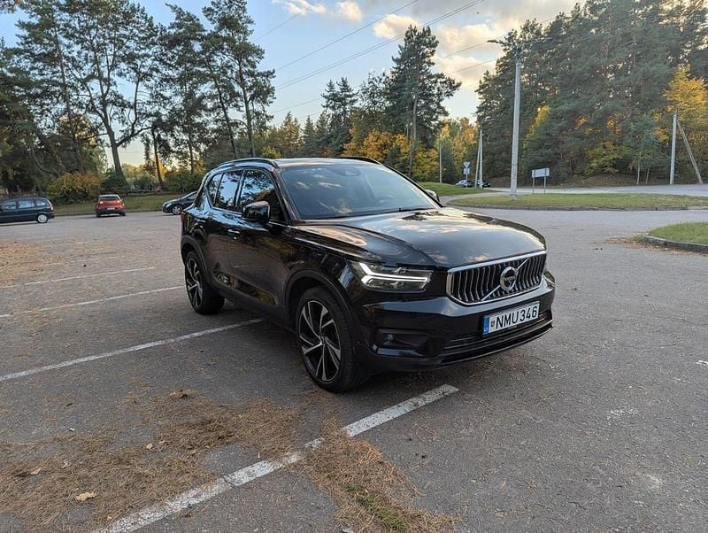 Schwarz Gebraucht 2020 Volvo XC40 R-Design SUV | 22.600 € (Superpreis) - Bild 1/4