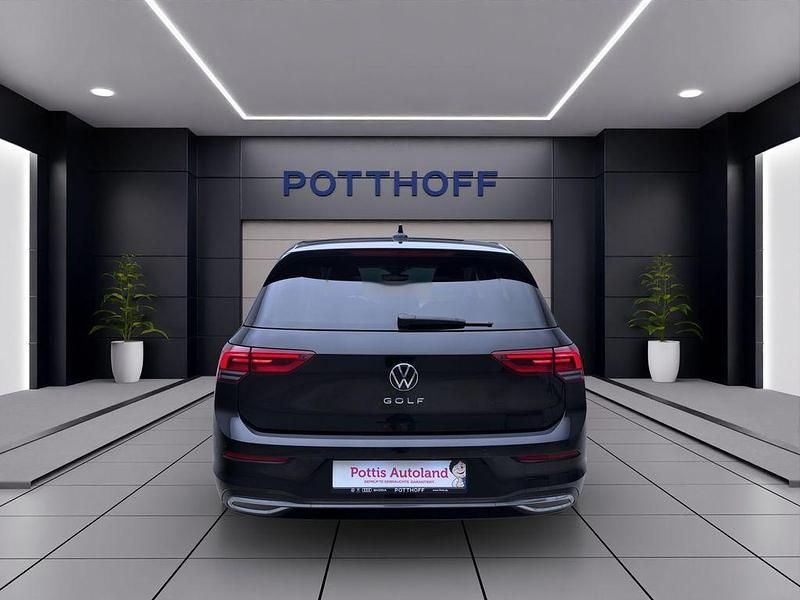 Gebraucht VW Golf VIII Move 150 PS (110 kW) 2023 Schwarz Limousine