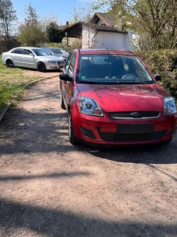 Gebraucht Ford Fiesta 80 PS (58 kW) 2007 Rot Kleinwagen