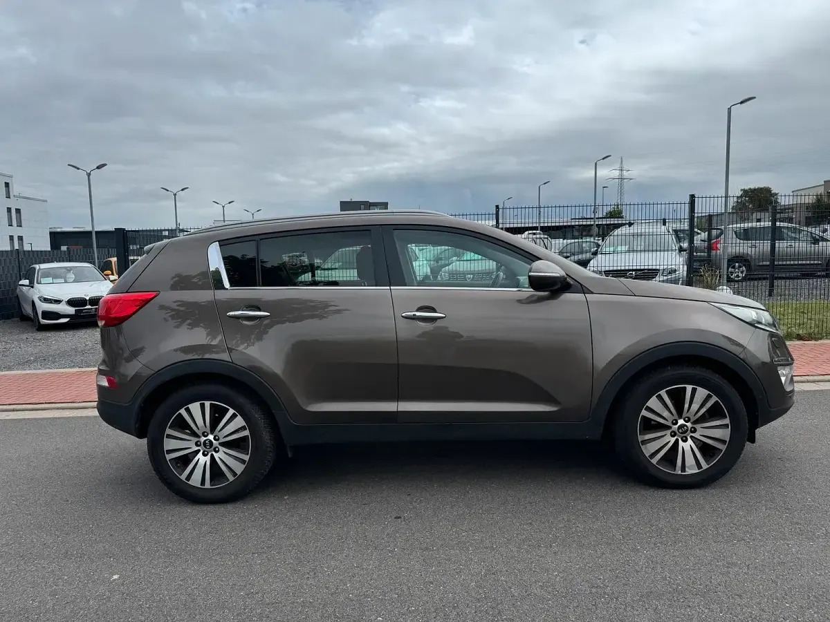 Gebraucht Kia Sportage Spirit 166 PS (122 kW) 2015 Braun SUV