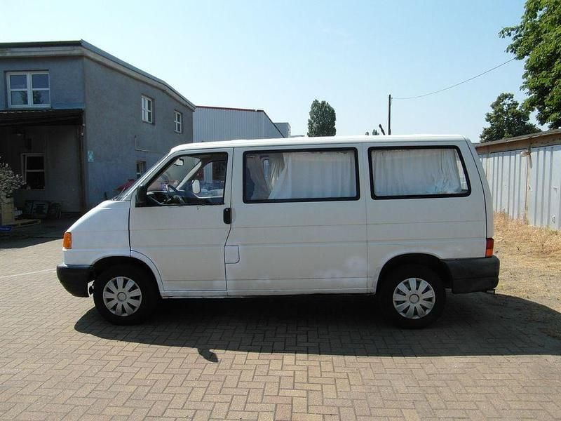 Gebraucht VW Caravelle 68 PS (50 kW) 1999 Weiß Van / Kleinbus