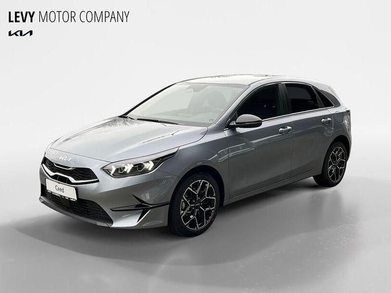 Neu Kia Ceed 101 PS (74 kW) 2025 Lunarsilber metallic Kleinwagen