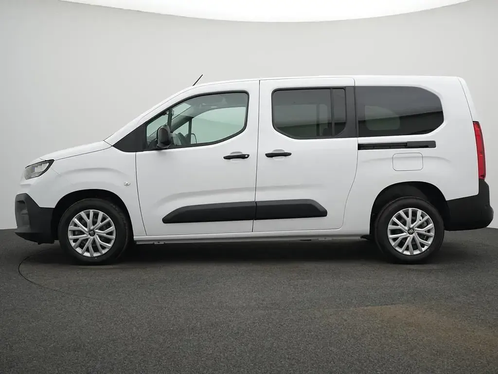 Neu Fiat Doblò 131 PS (96 kW) 2026 Weiß Van / Kleinbus