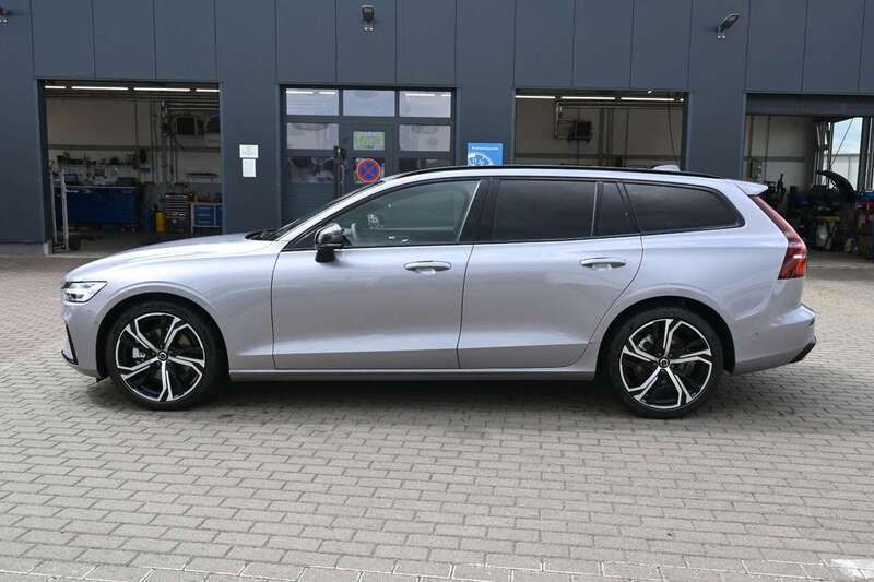 Gebraucht Volvo V60 Plus 197 PS (144 kW) 2025 Silber Kombi