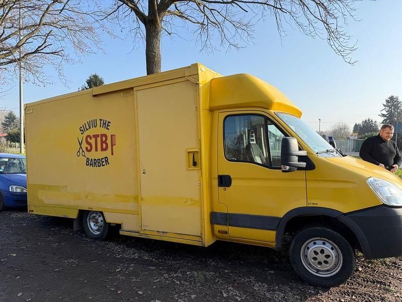 Gebraucht Iveco Daily 106 PS (77 kW) 2010 Gelb Van / Kleinbus