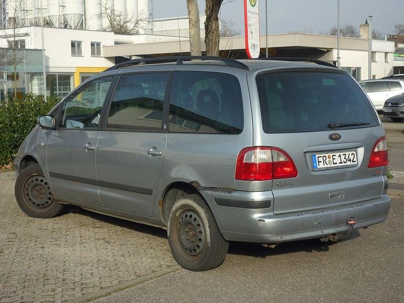 Gebraucht Ford Galaxy Ghia 131 PS (96 kW) 2003 Silber Van / Kleinbus