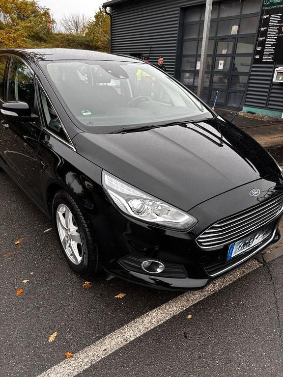 Gebraucht Ford S-MAX Titanium 190 PS (139 kW) 2019 Schwarz Van / Kleinbus