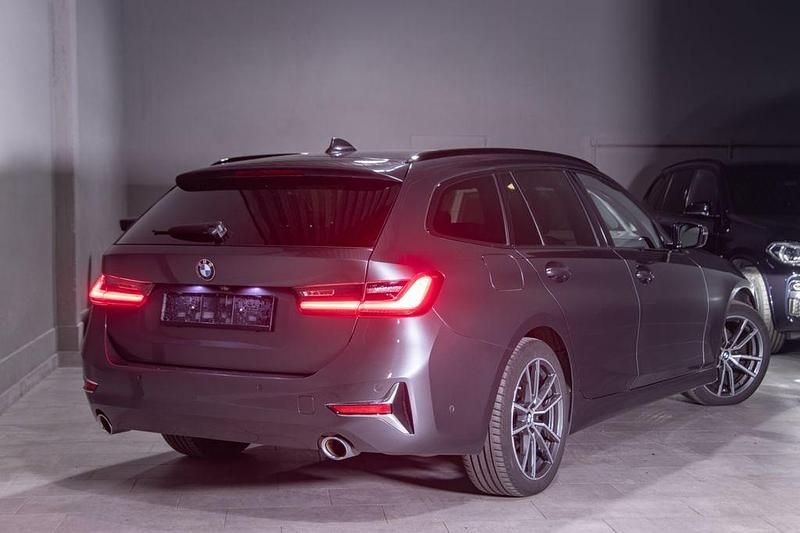 Gebraucht BMW 320 Luxury Line 190 PS (139 kW) 2020 Grau Kombi