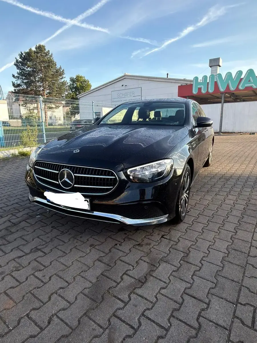 Gebraucht Mercedes E200 160 PS (117 kW) 2021 Schwarz Limousine