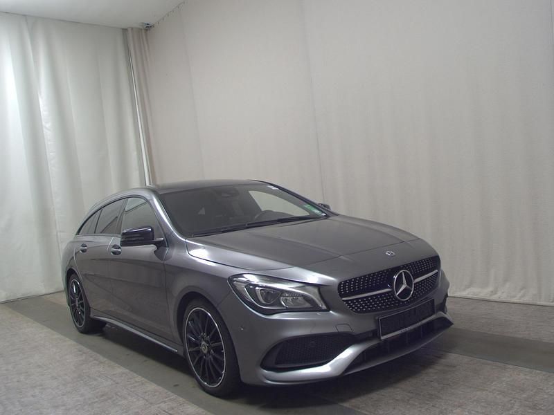 Gebraucht Mercedes CLA200 Shooting Brake AMG line 156 PS (114 kW) 2019 Grau Kombi
