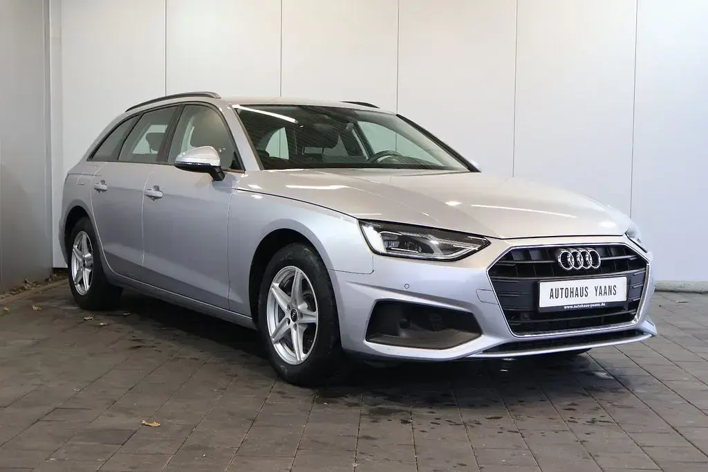 Gebraucht Audi A4 163 PS (119 kW) 2022 Silber Kombi
