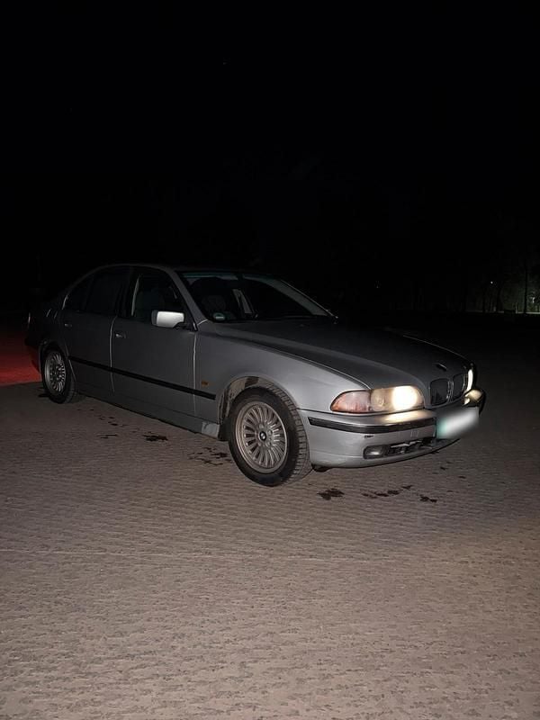 Gebraucht BMW 520 150 PS (110 kW) 2000 Silber Limousine