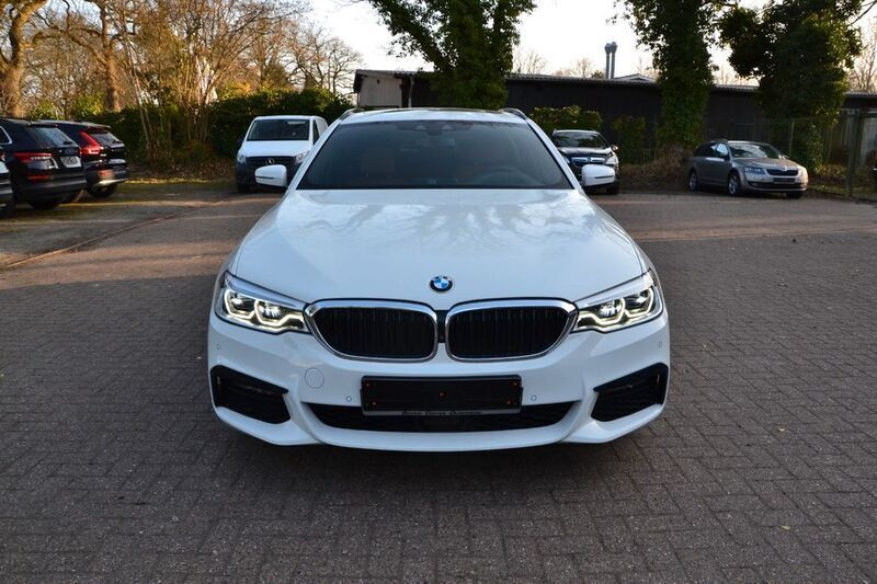Weiß Gebraucht 2019 BMW 530 M Sport Kombi | 36.900 € (Teuer) - Bild 1/4