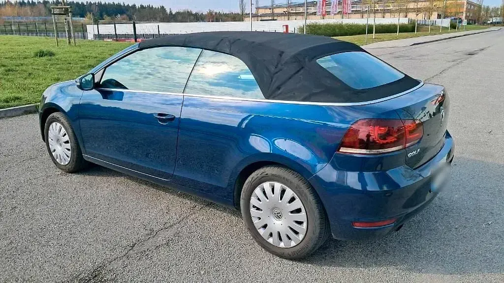 Gebraucht VW Golf 105 PS (77 kW) 2011 Blau Cabrio