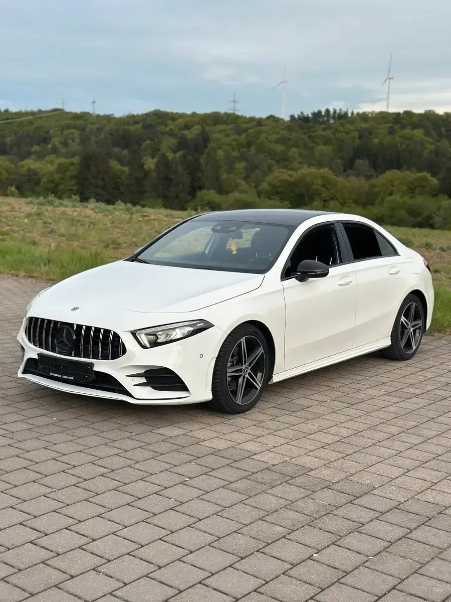 Gebraucht Mercedes A200 AMG line 163 PS (119 kW) 2020 Weiß Limousine