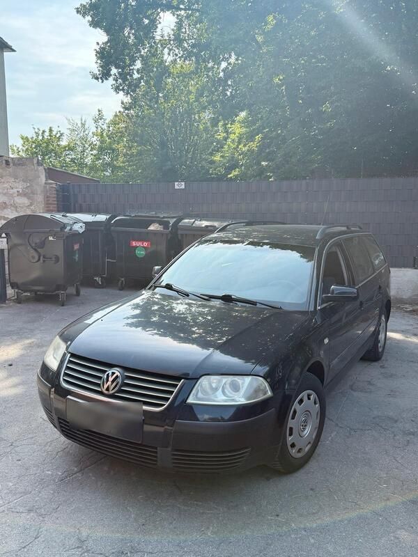 Schwarz Gebraucht 2002 VW Passat Kombi | 1.100 € (Guter Preis) - Bild 1/4