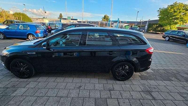 Schwarz Gebraucht 2011 Ford Mondeo Trend Limousine | 4.800 € (Guter Preis) - Bild 1/4