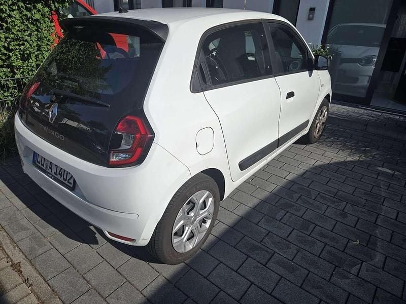 Weiß Gebraucht 2021 Renault Twingo LIMITED Kleinwagen | 9.900 € (Guter Preis) - Bild 1/4