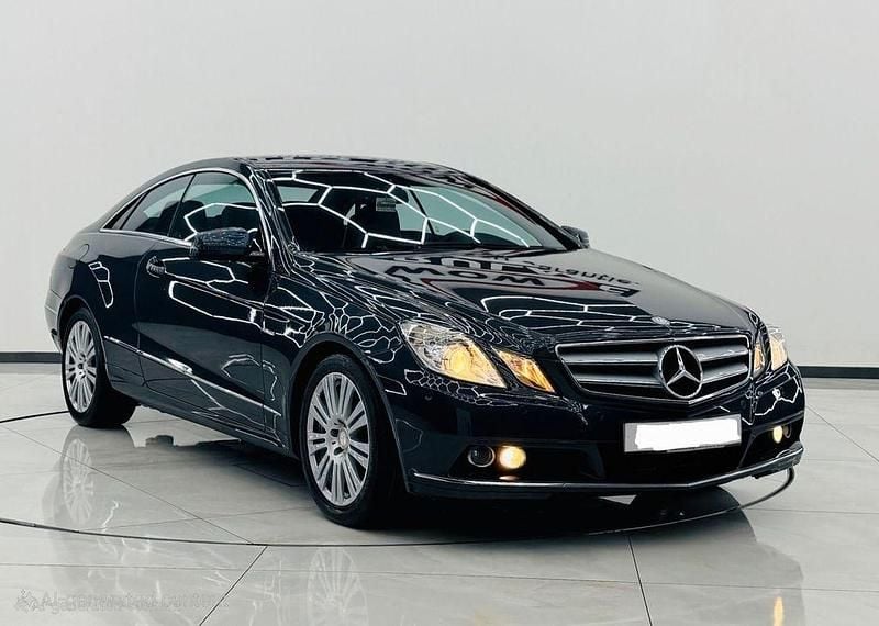 Gebraucht Mercedes E200 184 PS (135 kW) 2010 Schwarz Coupé