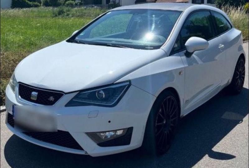 Weiß Gebraucht 2012 Seat Ibiza SC FR Kleinwagen | 4.100 € - Bild 1/4