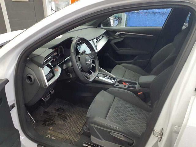 Gebraucht Audi A3 S-Line 245 PS (180 kW) 2022 Gletscherweiß metallic Limousine