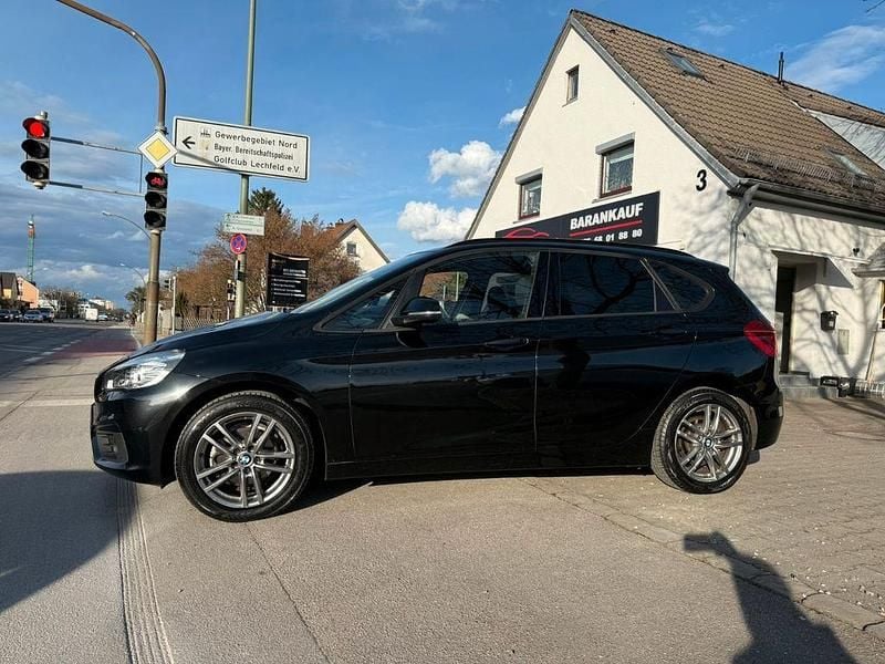 Gebraucht BMW 218 Active Tourer Advantage 150 PS (110 kW) 2016 Schwarz Van / Kleinbus