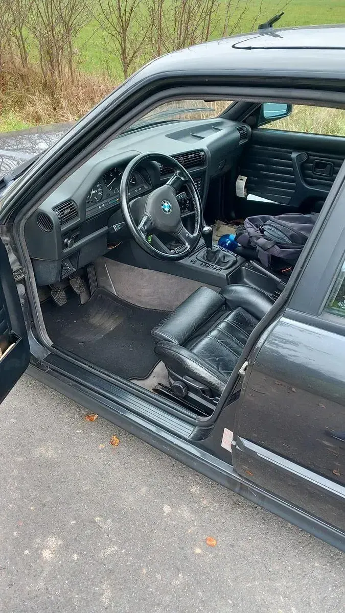 Gebraucht BMW 335 211 PS (155 kW) 1991 Schwarz Kombi