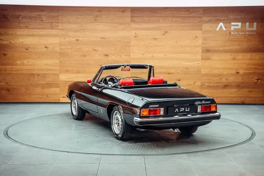 Gebraucht Alfa Romeo Spider 128 PS (94 kW) 1982 Schwarz Cabrio