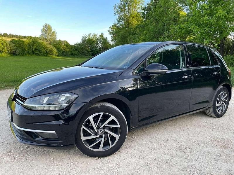 Schwarz Gebraucht 2018 VW Golf VII Limousine | 12.100 € (Guter Preis) - Bild 1/4