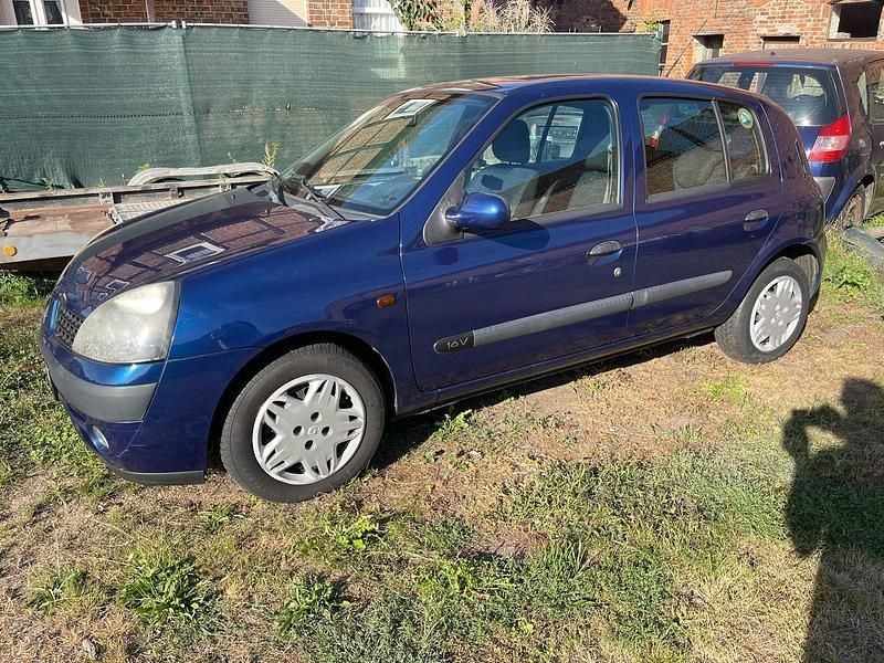 Blau Gebraucht 2001 Renault Clio II Kleinwagen | 750 € (Guter Preis) - Bild 1/4