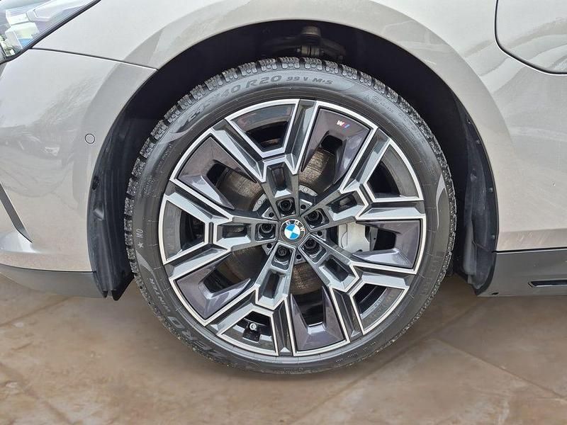 Gebraucht BMW 550e Performance 489 PS (359 kW) 2024 Grau Limousine