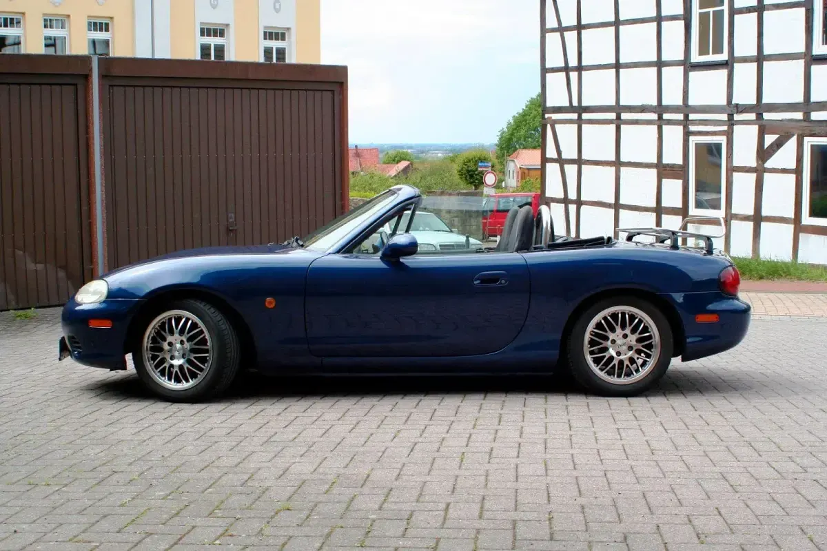Używany Mazda MX5 110 KM (80 kW) 2002 Niebieski Kabriolet
