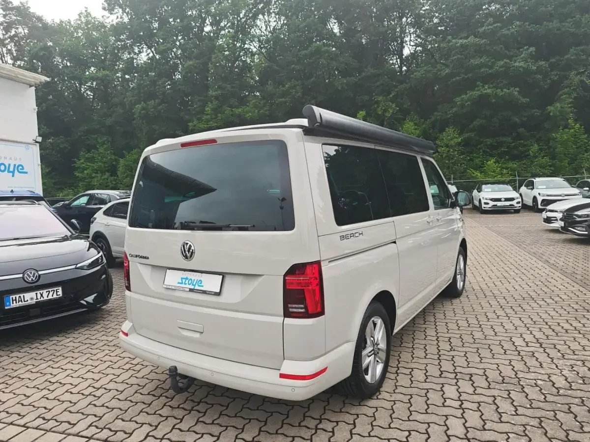 Gebraucht VW California Beach 150 PS (110 kW) 2023 Grau Van