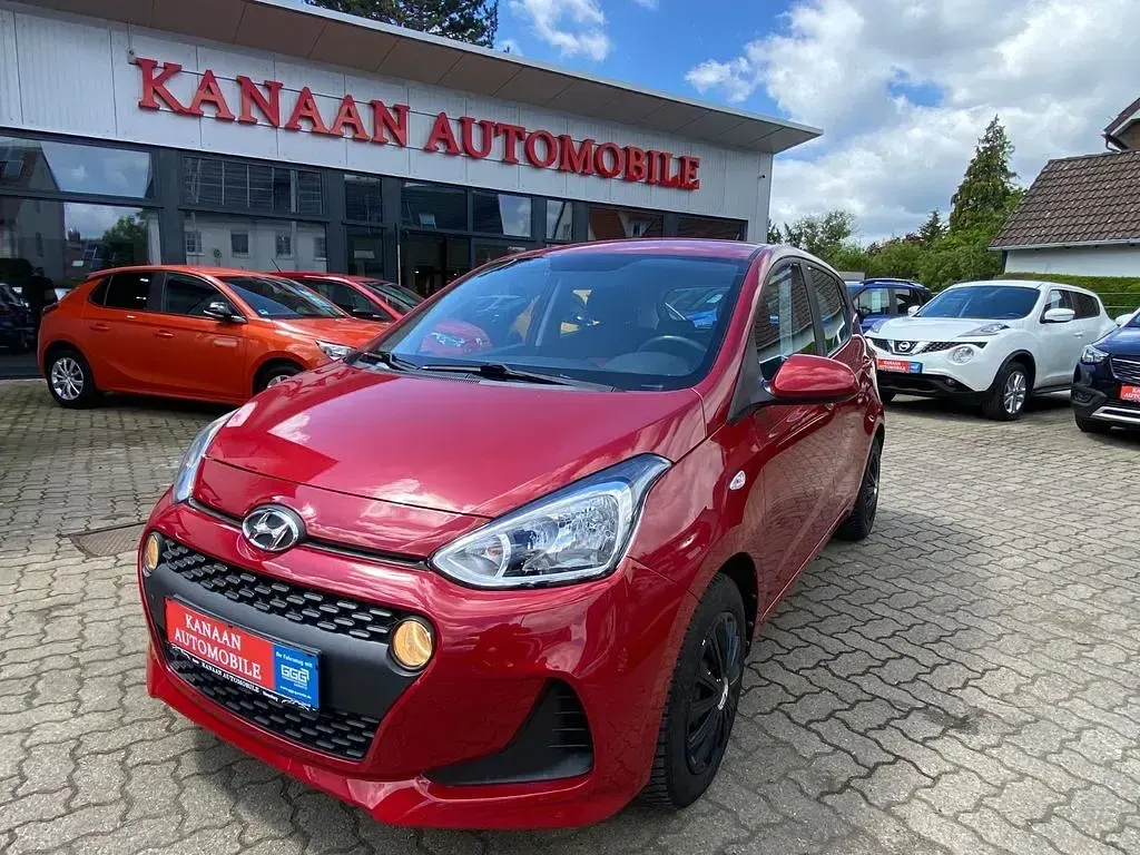 Gebraucht Hyundai i10 Trend 67 PS (49 kW) 2017 Rot Kleinwagen