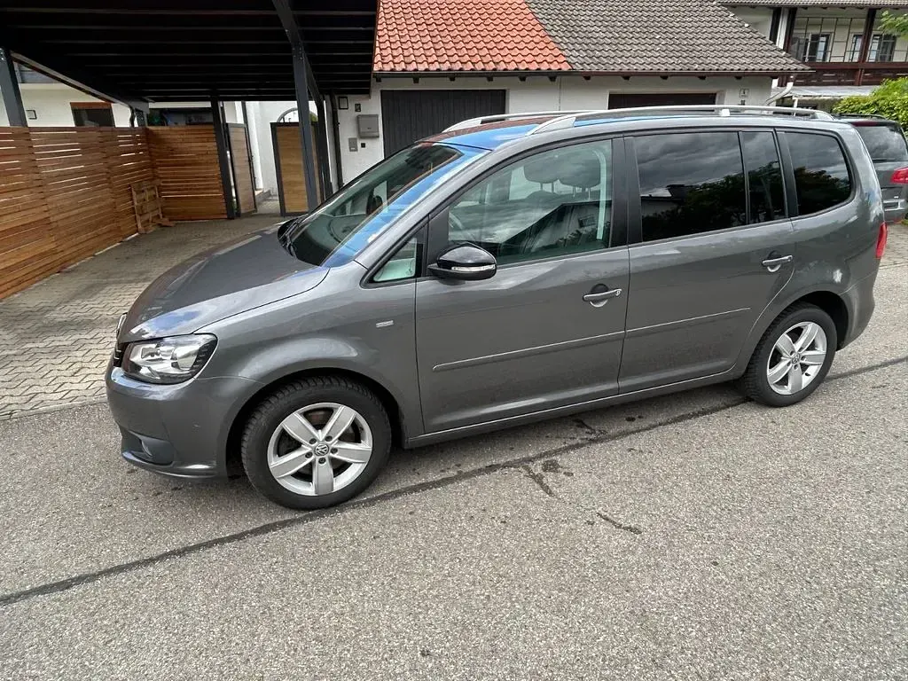 Gebraucht VW Touran Match 140 PS (102 kW) 2013 Grau Van / Kleinbus