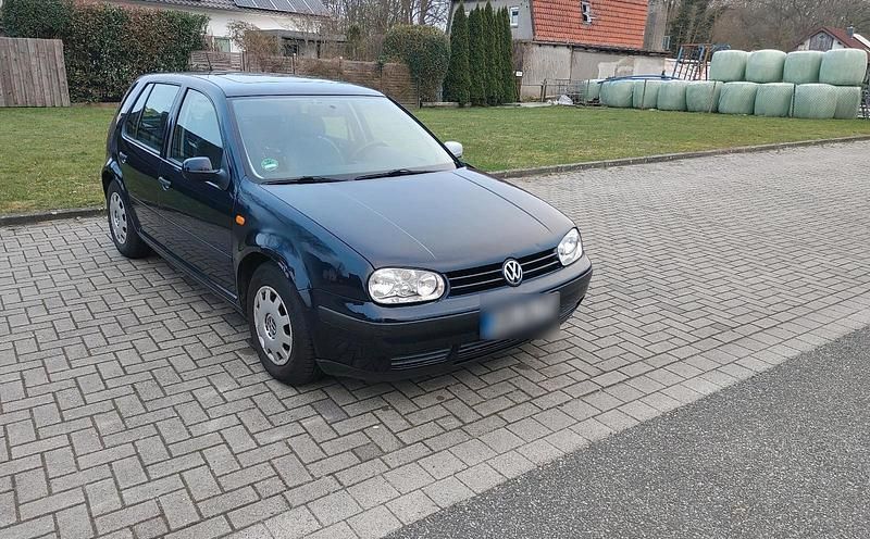 Gebraucht VW Golf IV 75 PS (55 kW) 1998 Blau Kleinwagen