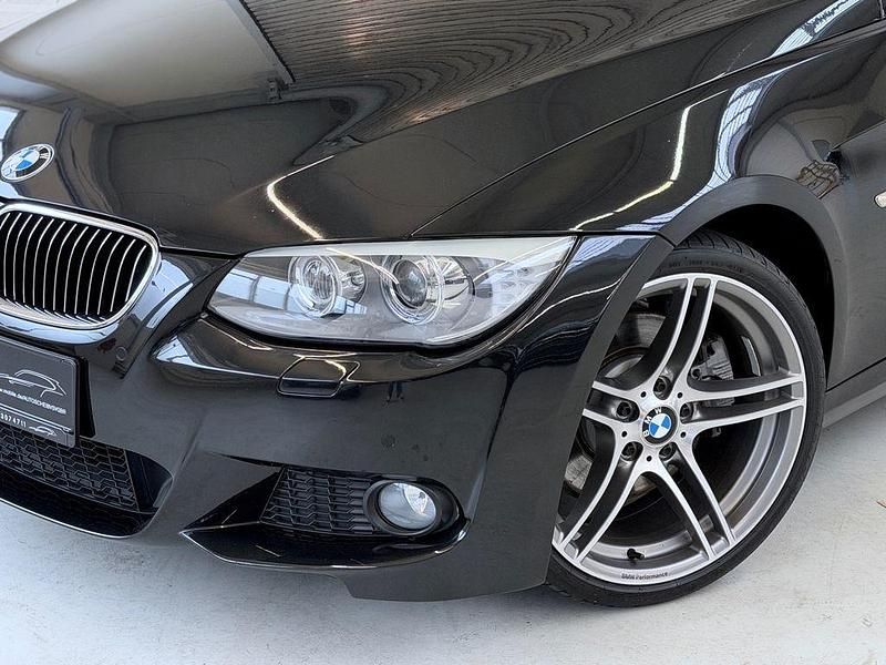 Gebraucht BMW 330 Cabriolet M Sport 245 PS (180 kW) 2012 Saphirschwarz Cabrio