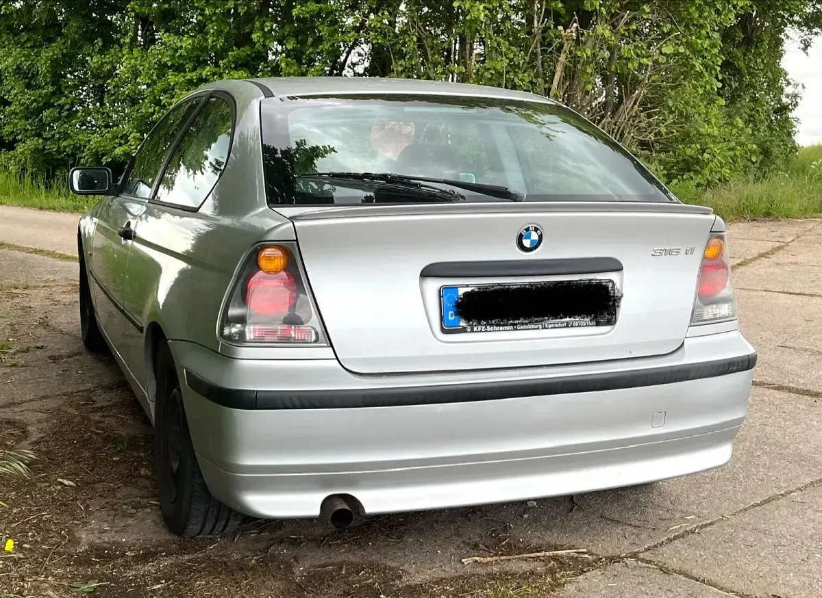 Gebraucht BMW 316 116 PS (85 kW) 2002 Silber Limousine