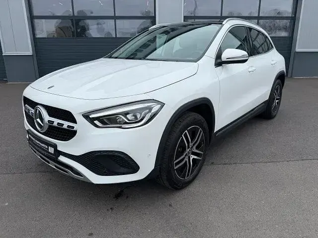 Gebraucht Mercedes GLA250 Progressive 224 PS (164 kW) 2020 Weiß SUV