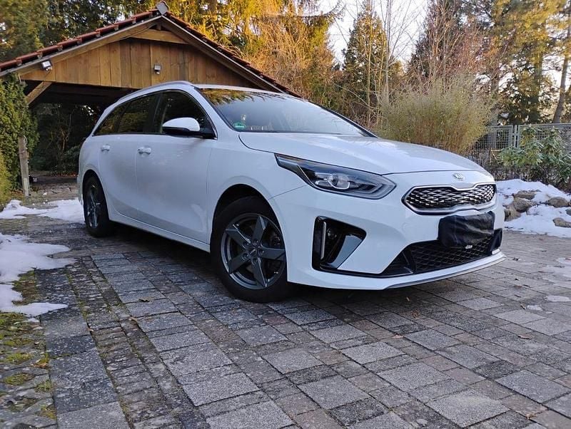 Gebraucht Kia Ceed Sportswagon 141 PS (103 kW) 2021 Weiß Kombi
