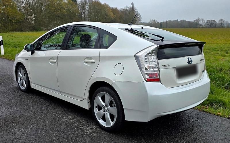 Gebraucht Toyota Prius 136 PS (100 kW) 2009 Weiß Kleinwagen