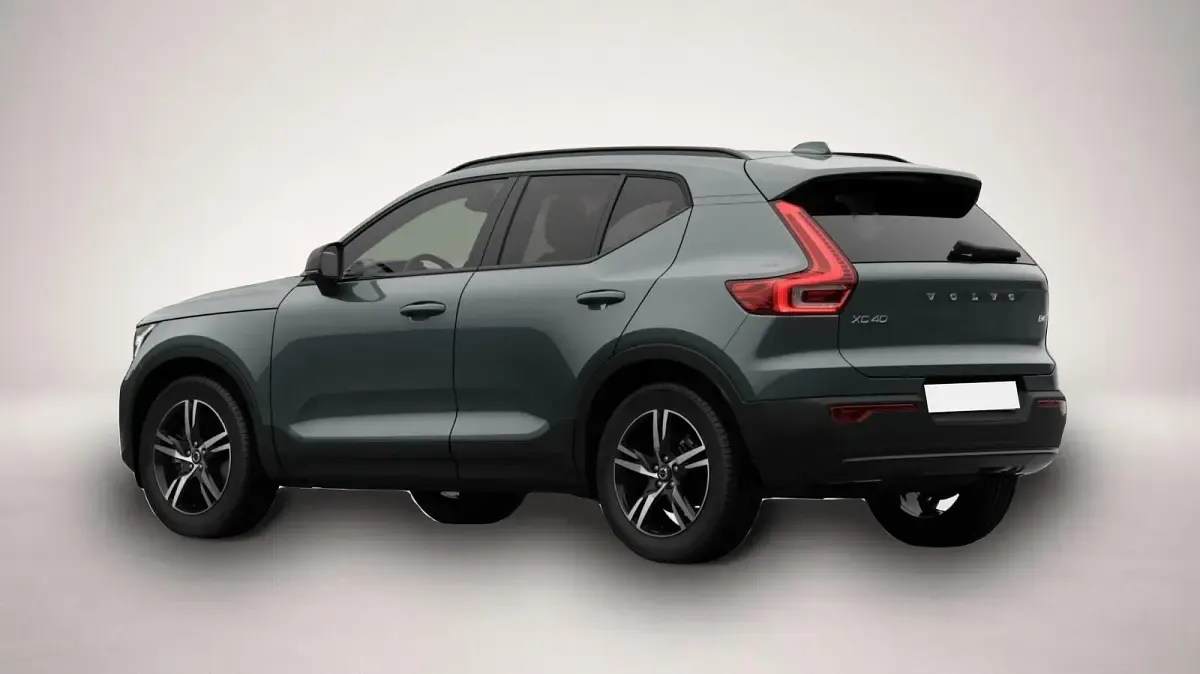Neu Volvo XC40 Plus 197 PS (144 kW) 2026 Manufacturer SUV