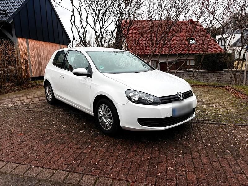 Gebraucht VW Golf VII 85 PS (62 kW) 2012 Weiß Limousine