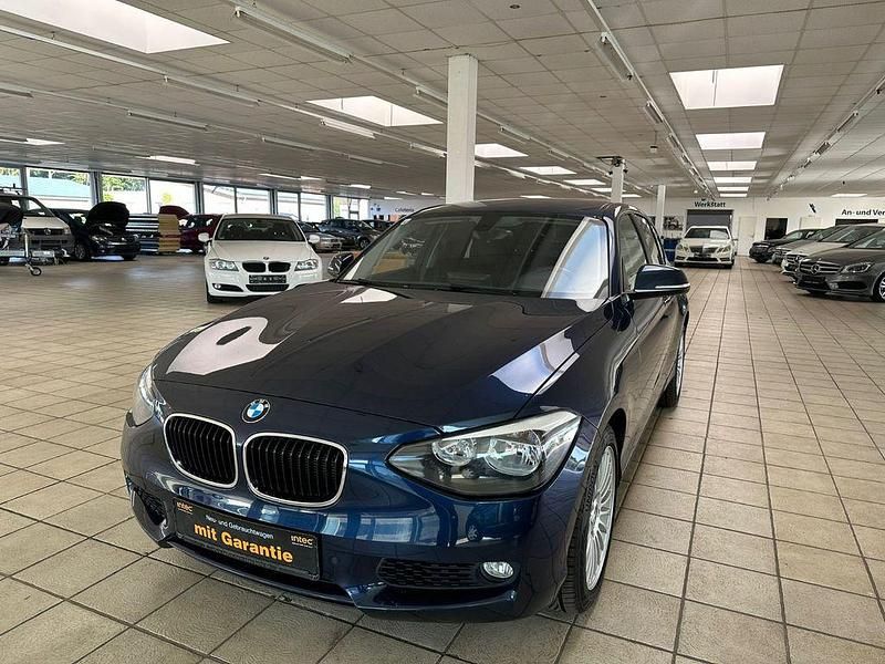 Blau Gebraucht 2015 BMW 120 Kleinwagen | 12.990 € (Guter Preis) - Bild 1/4