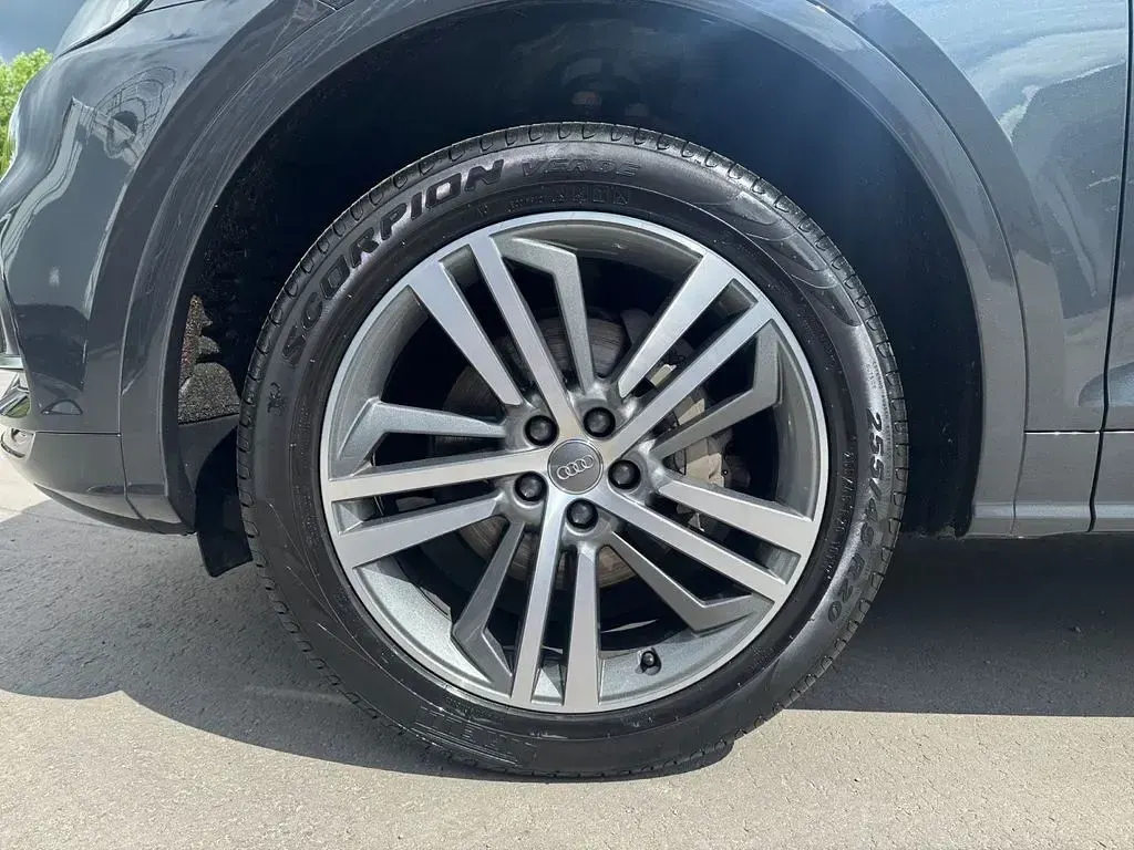 Gebraucht Audi Q5 Ambiente 190 PS (139 kW) 2019 Manhattangrau metallic SUV