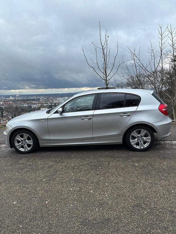 Gebraucht BMW 118 143 PS (105 kW) 2009 Silber Kleinwagen