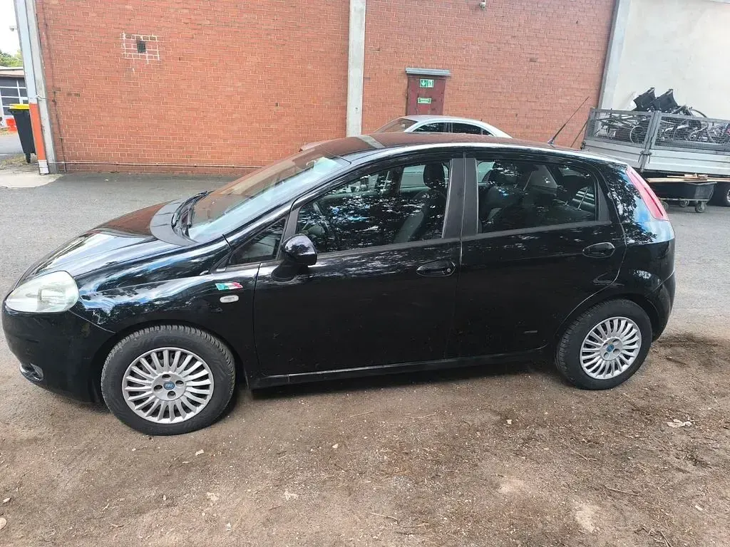 Gebraucht Fiat Punto Emotion 95 PS (69 kW) 2008 Schwarz Kleinwagen